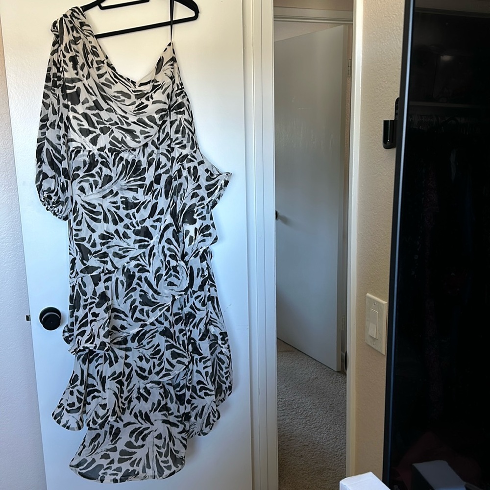 One shoulder chiffon print dress
